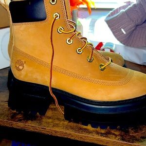 TIMBERLAND WOMENS SKY  6 INCH LACE UP BOOT - OFFERS WELCOME